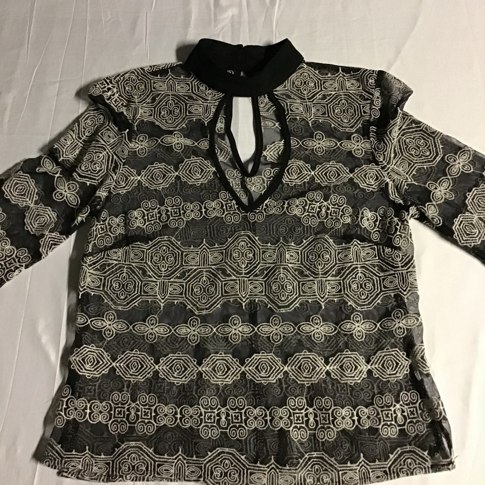 Band Of Gypsies women’s whimsigoth Grunge Boho Chic bell sleeve sheer top